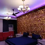 Hotel The Leaf Residency