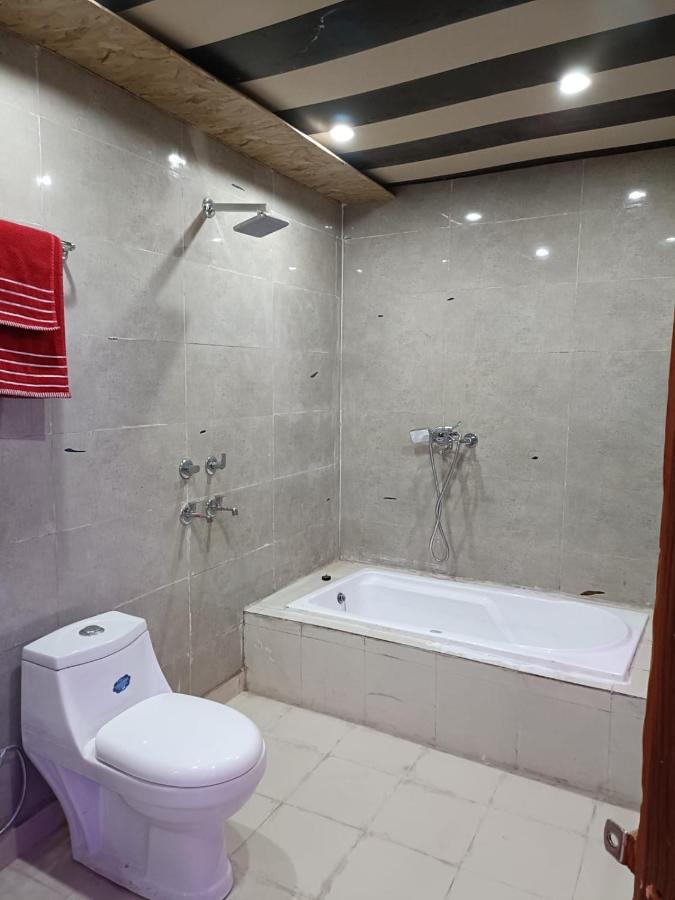 Guest house The Leaf Residency New Delhi