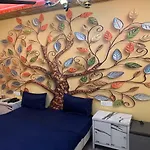 Hotel The Leaf Residency